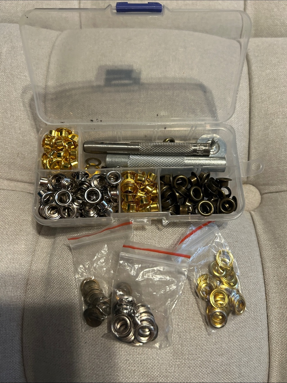 Metal Grommet Set with Punching Tool